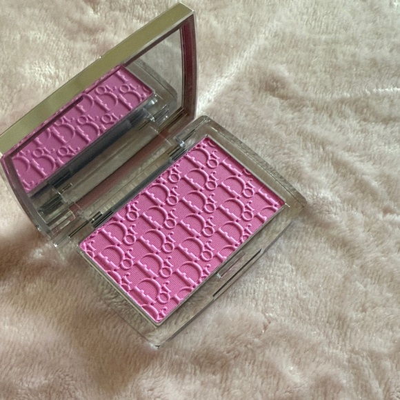 Dior Backstage Pink Glow Blush - Picture 3 of 3